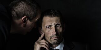 Jakie są obowiązki matki chrzestnej na weselu?