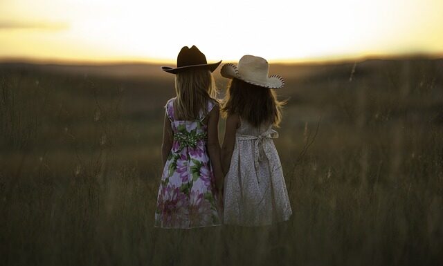 Czy zegarek pasuje do sukienki na wesele?