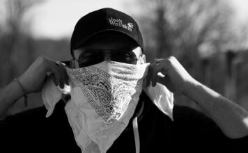 Co oznacza noszenie bandany?