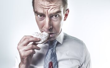 Czy na wesele musi być krawat? Czy na wesele musi być krawat?