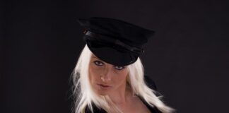 Jak dobrać czapkę z daszkiem do twarzy?